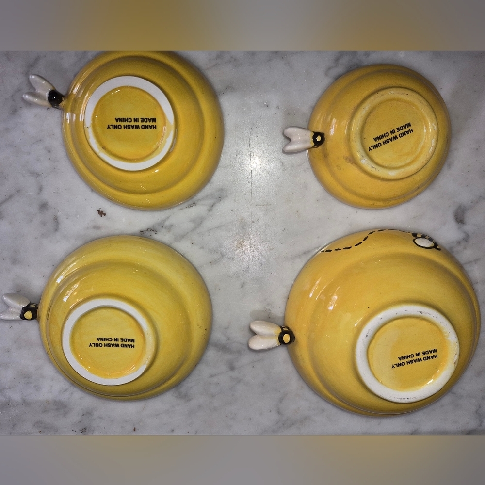 Bee Measuring Cups - Picture 5 of 5